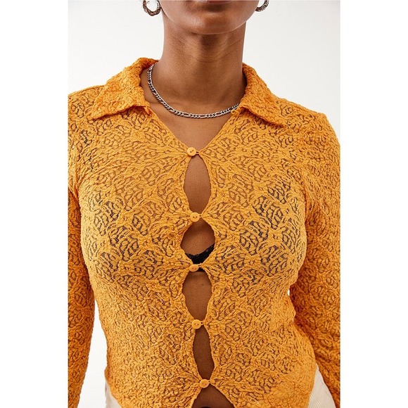 BDG Urban Outfitters Cut-Out Cropped Button Front Knit Shirt - Picture 2 of 9